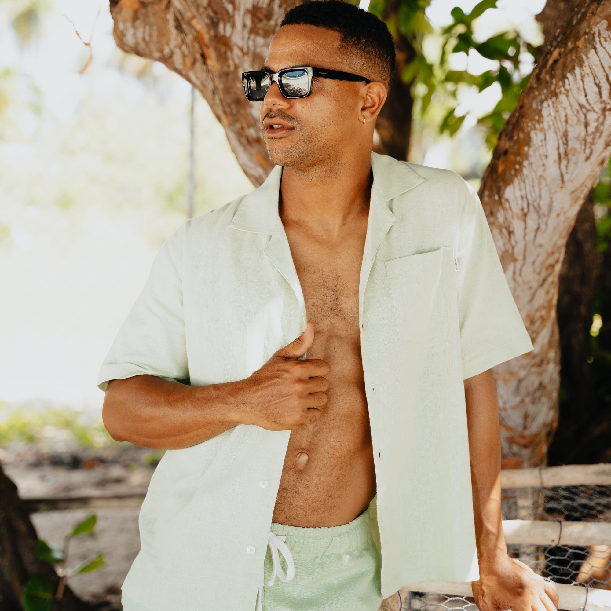 Bequia Linen Shirt in Laurel Green